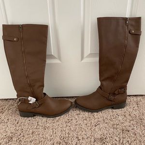 Women’s brown boots